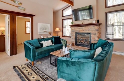 Jim Thorpe Cabin | Cheerful Cabin ~ 15 Mi to Jack Frost Ski Area