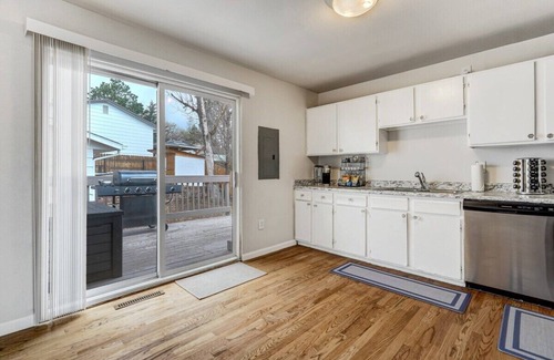 Village Seven Apartment | Cheerful Chalet! Centrally Located w BBQ Pit