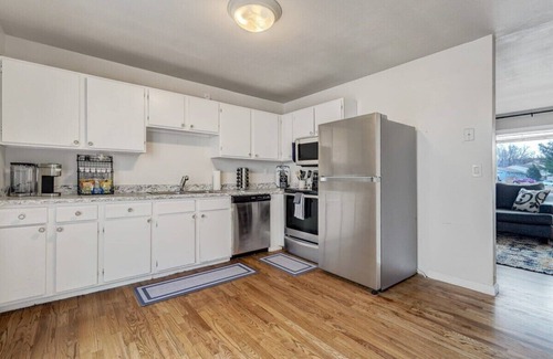 Village Seven Apartment | Cheerful Chalet! Centrally Located w BBQ Pit