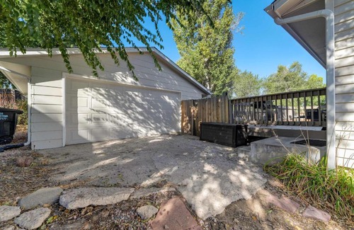 Village Seven Apartment | Cheerful Chalet Centrally Located w BBQ Pit