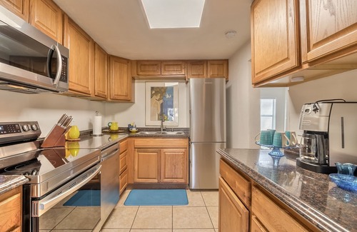 New Smyrna Beach House | Cheerful, Classic Florida Bungalow in New Smyrna Beach