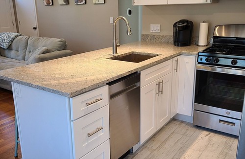 South Yarmouth House | Cheerful, Clean and Newly Renovated Home 5 Minutes from the Beach
