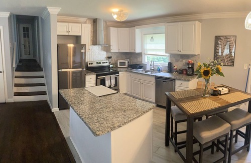 Candler-McAfee House | Cheerful Clean Cozy 3bdr stay