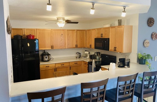 Edwards Condo | Cheerful Condo w/Hot Tub access, 15 min from Beaver Creek