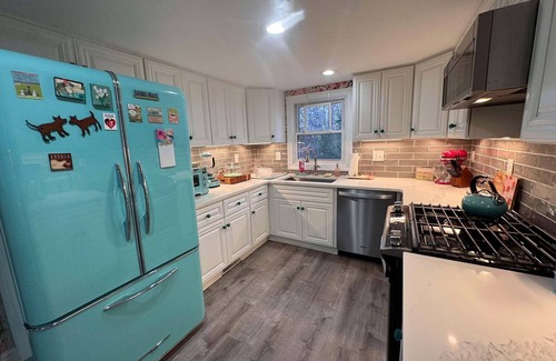 Wake Forest House | Cheerful cottage by Falls Lake, located between Raleigh, Durham, and Wake Forest