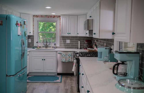 Wake Forest House | Cheerful cottage by Falls Lake, located between Raleigh, Durham, and Wake Forest