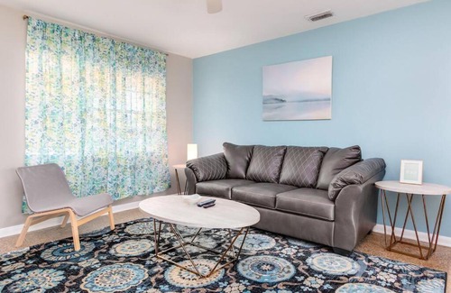 Sun Bay South House | Cheerful Cozy Cottage in South Tampa