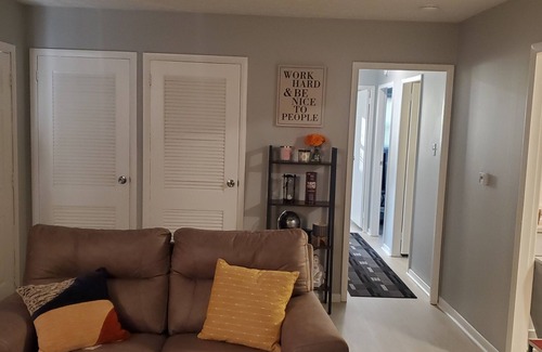Indianapolis House | Cheerful cozy luxurious suite