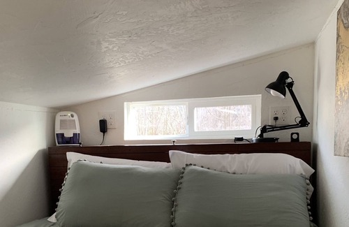 Lowell Apartment | Cheerful, cozy TINY HOUSE, loft bedroom, walking distance to lake!
