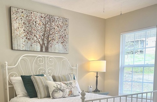 Whitwell House | Cheerful, dog-friendly 3 bedroom home