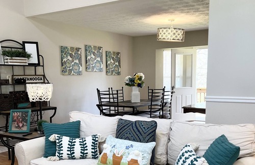 Whitwell House | Cheerful, dog-friendly 3 bedroom home