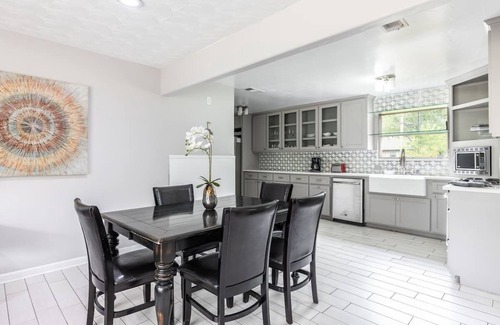 North Richland Hills House | Cheerful entire home located in the Heart of DFW!