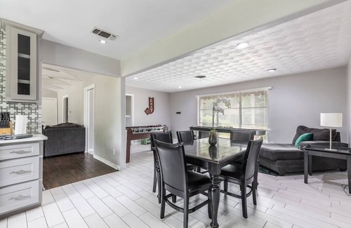 North Richland Hills House | Cheerful entire home located in the Heart of DFW!