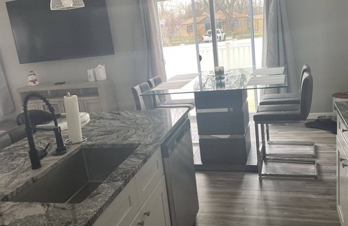 Farmington Hills House | Cheerful Family Home