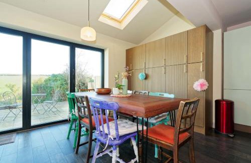 Petham House | Cheerful Family Friendly Cottage Patio with BBQ