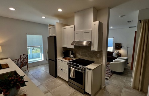 Reddick Apartment | Cheerful family sized barn apartment located in horse country, close to