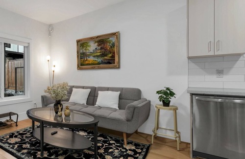 Surrey House | Cheerful FamilySpacious Suite,Close2Beach&USBorder