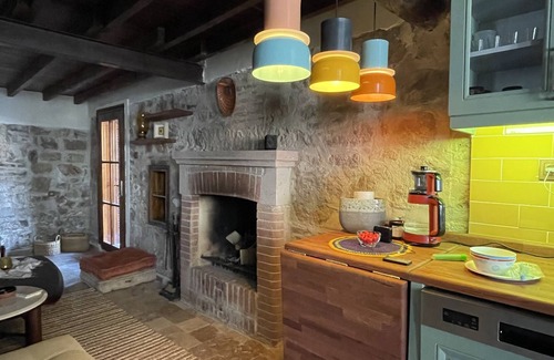 Ayvalik City Center House | Cheerful, Greek rooted Ayvalık townhouse