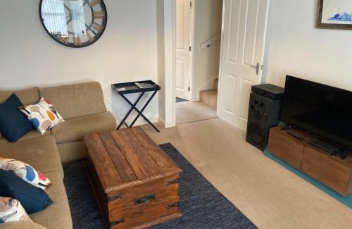 Kirkdale House | Cheerful Home FOR FOOTBALL, DOCKS AND CITY CENTRE