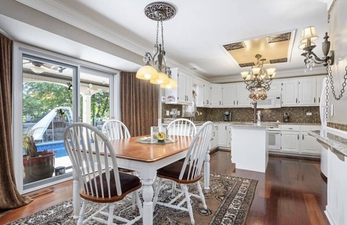 New Lenox House | Cheerful home. Heated pool, Hot tub.