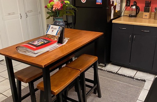 Historic Montford Apartment | Cheerful Home In Downtown Asheville Historic Neighborhood