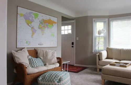 Ann Arbor House | Cheerful Home with village charm and Ann Arbor access