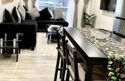 Revere Apartment | Cheerful House with 2 Large Bedrooms, 3 Beds, near T station