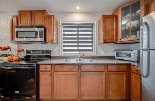 Romney Cottage | Cheerful life at cottage 2 bedroom on Lake Erie