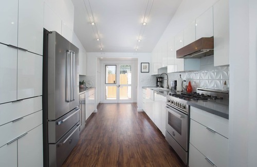 Tustin House | Cheerful mid mod 3 bedroom house w/pool, AC & fast wifi