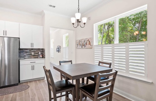 Fernandina Beach House | Cheerful Oasis minutes from Beach, Parks, and Historic Downtown Fernandina Beach