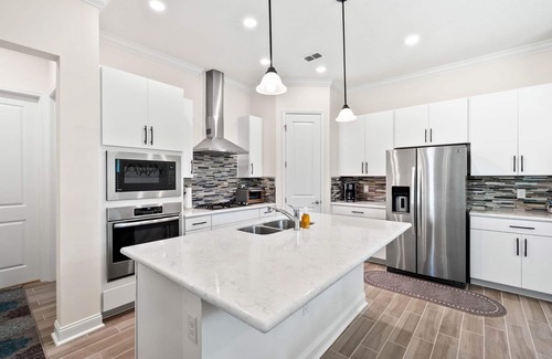 Fernandina Beach House | Cheerful Oasis minutes from Beach, Parks, and Historic Downtown Fernandina Beach