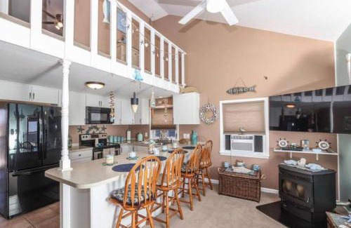 Downe House | Cheerful & Relaxing Beach House