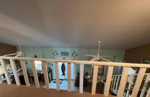 Downe House | Cheerful & Relaxing Beach House