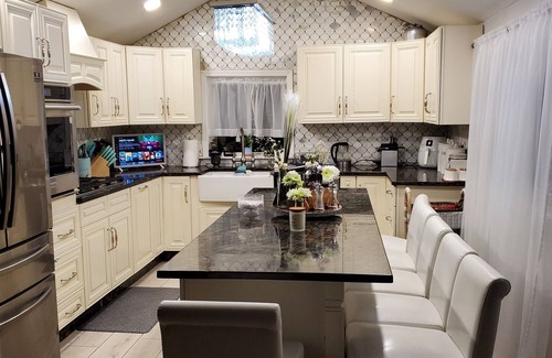 Greenwood Lake House | cheerful residential home with gorgeous mountain lake view