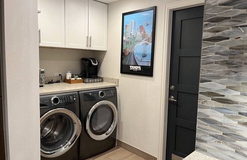 Ballast Point House | Cheerful South Tampa 4-bedroom home with free parking on premises