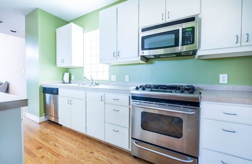 Willow Meadows/Willowbend Area House | Cheerful three-bedroom townhouse near NRG