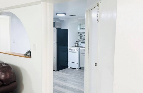 Queens Apartment | Cheerful two bedrooms apt mins to ubs stadium