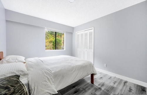 Surrey House | Cheerful Units in Surrey