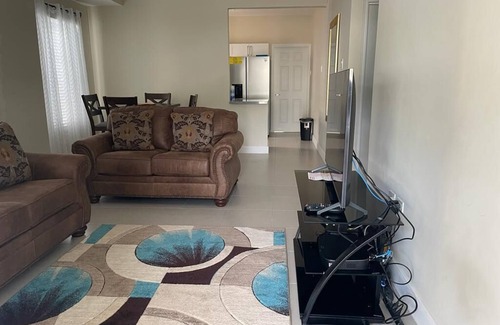 Lucea House | Cheerful Vacation Home
