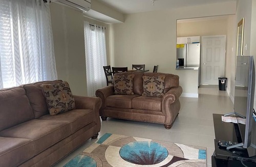 Lucea House | Cheerful Vacation Home