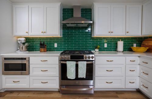 Ashwaubenon House | Cheese Head Hideaway by Simple Life Rentals