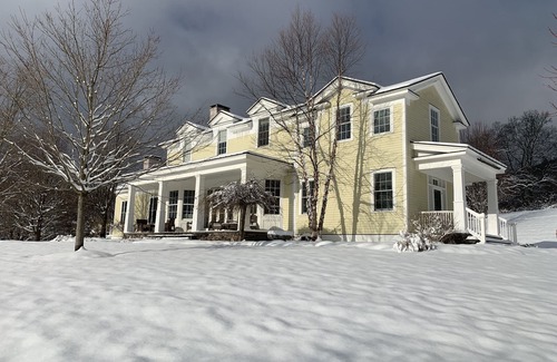 Hillsdale House | Chef’s Kitchen, Fast Wi-Fi