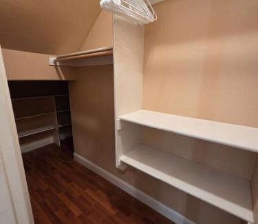 Sunnyside Villa | Chefs Kitchen Theater Sauna Game Room PDX