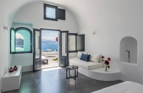 Oia Hotel | Chelidonia Luxury Suites - Adults Only