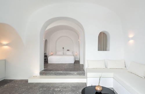 Oia Hotel | Chelidonia Luxury Suites - Adults Only