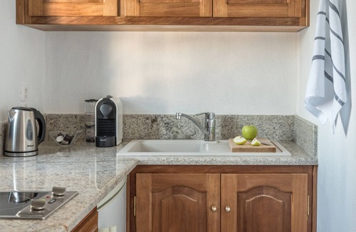 Oia Hotel | Chelidonia Luxury Suites - Adults Only