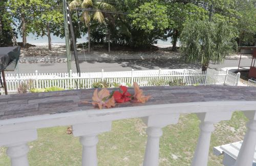Anse Boileau Apartment | Chello's Villa