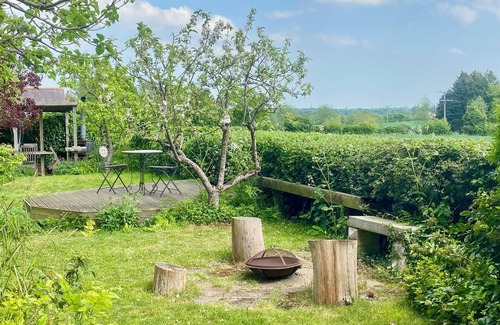 Great Leighs Cottage | Chelmsford Cottage Homestay Free Parking