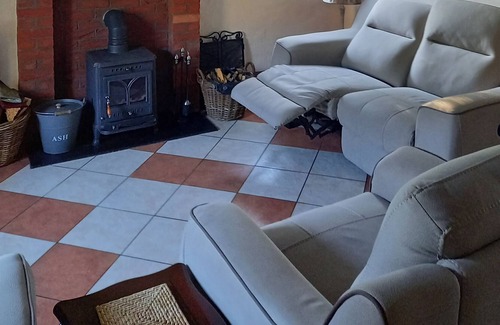 Fochabers Cottage | "Chelona" period listed property with hot tub and pet friendly