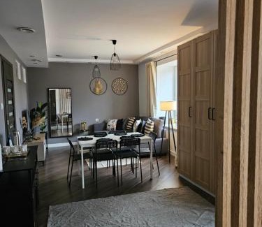 Piekoszow Apartment | Chelosiowy Apartament Targi Kielce